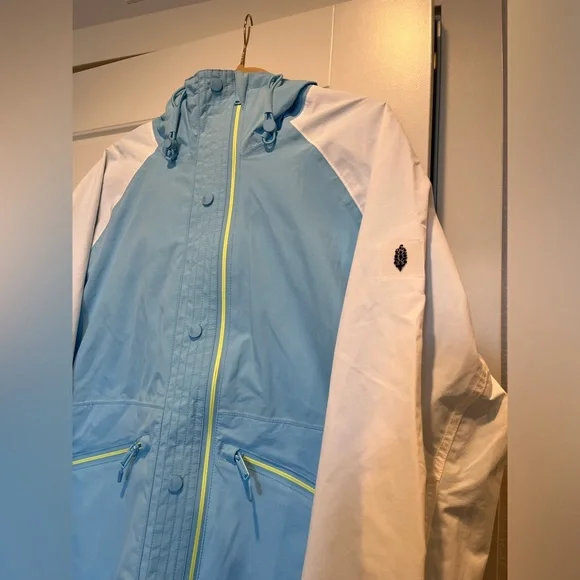 FP (Free People) Movement Singin in the rain packable jacket - Picture 7 of 14